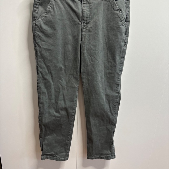 Democracy “Ab”solution Chino Pants • Size 10 - Picture 2 of 7
